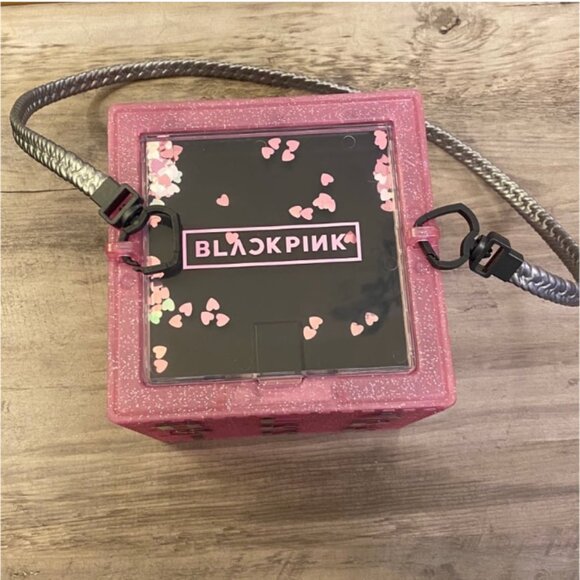 BLACK PINK Jazwares Cube Purse - Picture 2 of 4